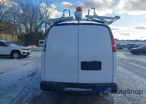 2015 Chevrolet Express 2500 Work Van z USA, uszkodzony, nr VIN 1GCWGFCF2F1166953